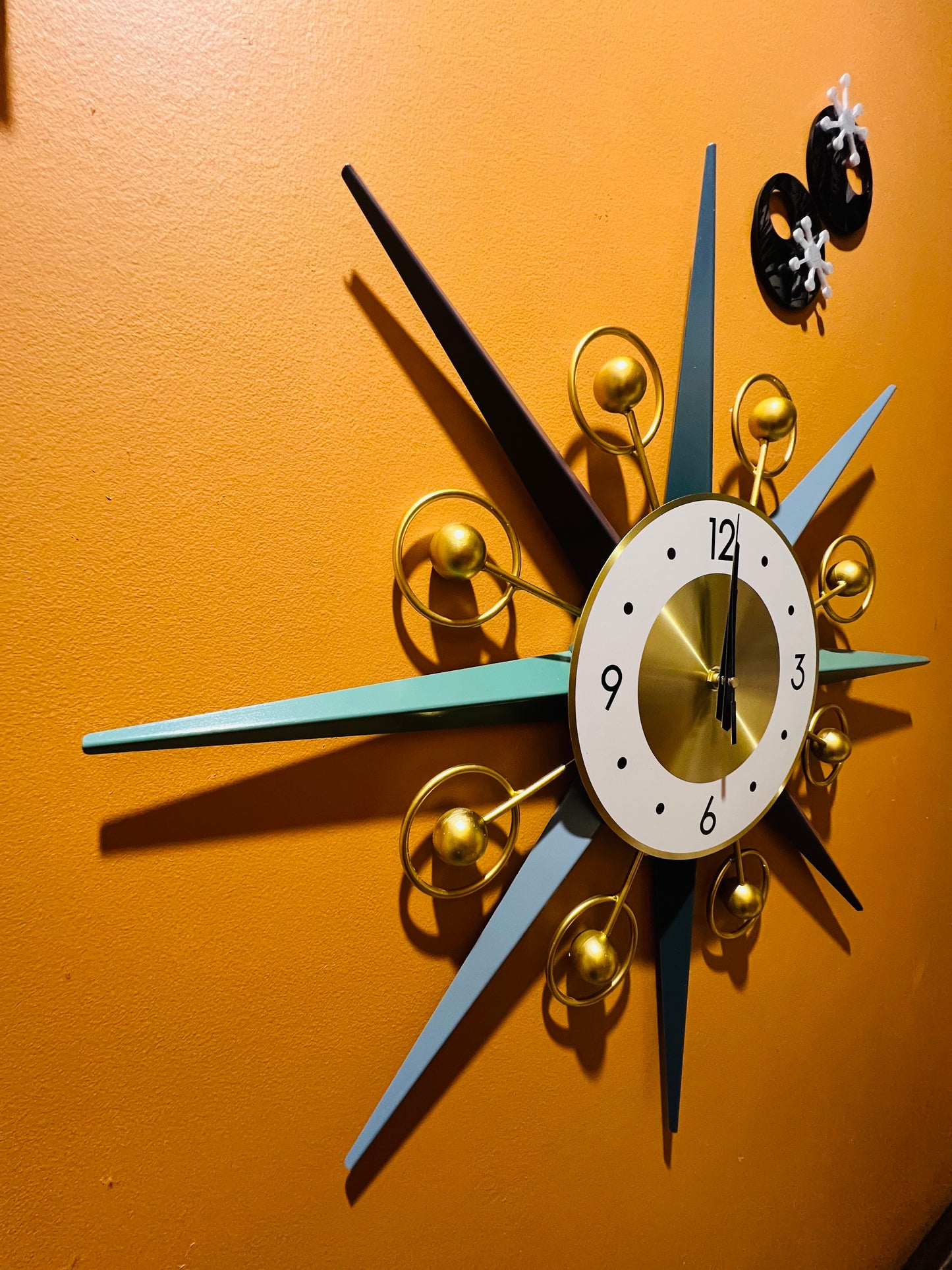 Atomic Age Starburst Clock