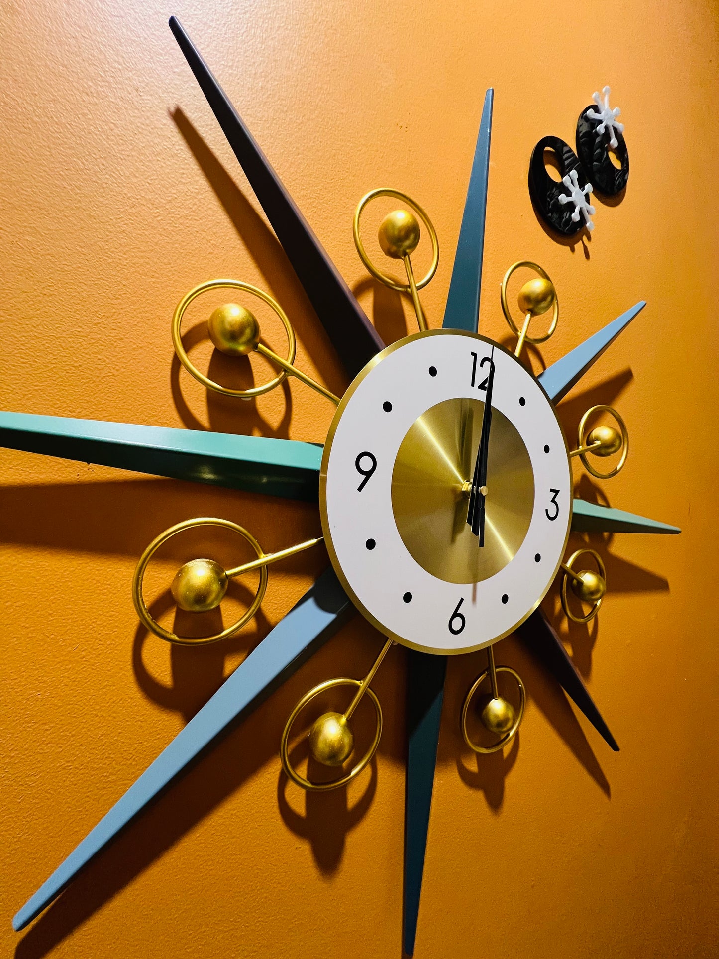 Atomic Age Starburst Clock
