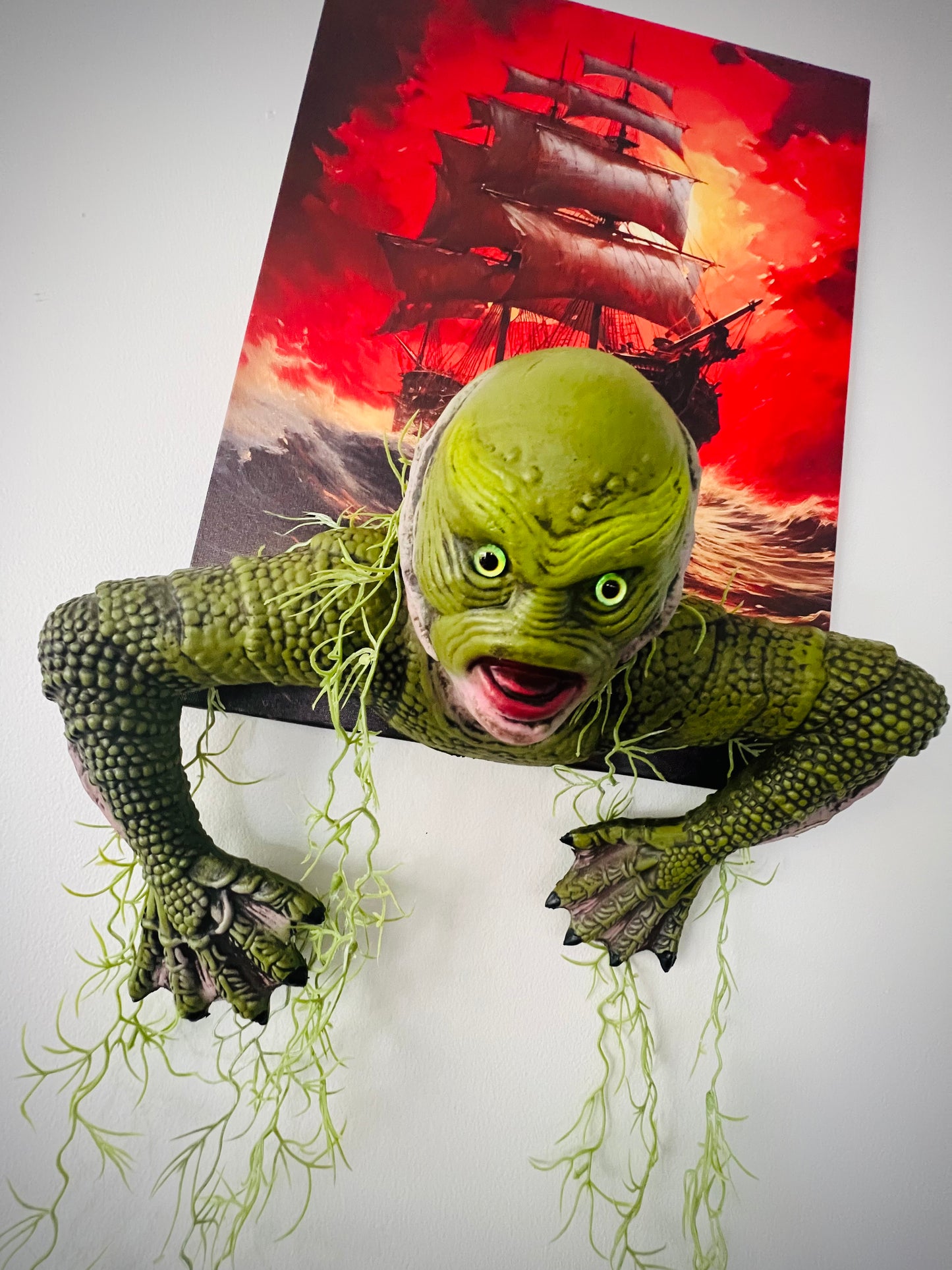 Light Up Creature From The Black Lagoon Wall Hanging. FREE SHIPPING WITHIN AUSTRALIA.