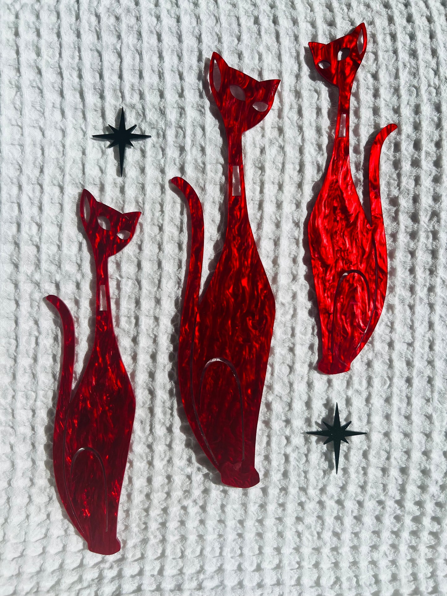 Marbled Red Sexton Cat Set With Elongated Diamond. FREE SHIPPING WITHIN AUSTRALIA.