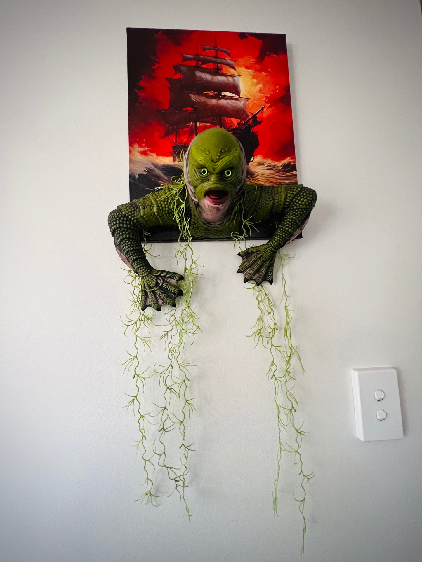 Light Up Creature From The Black Lagoon Wall Hanging. FREE SHIPPING WITHIN AUSTRALIA.