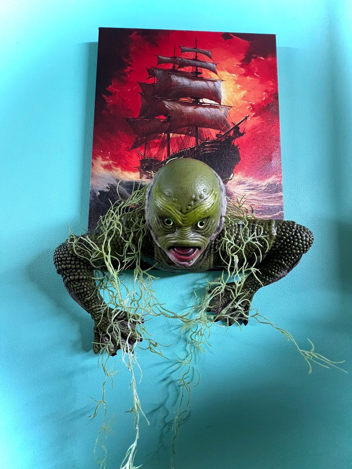 Light Up Creature From The Black Lagoon Wall Hanging. FREE SHIPPING WITHIN AUSTRALIA.