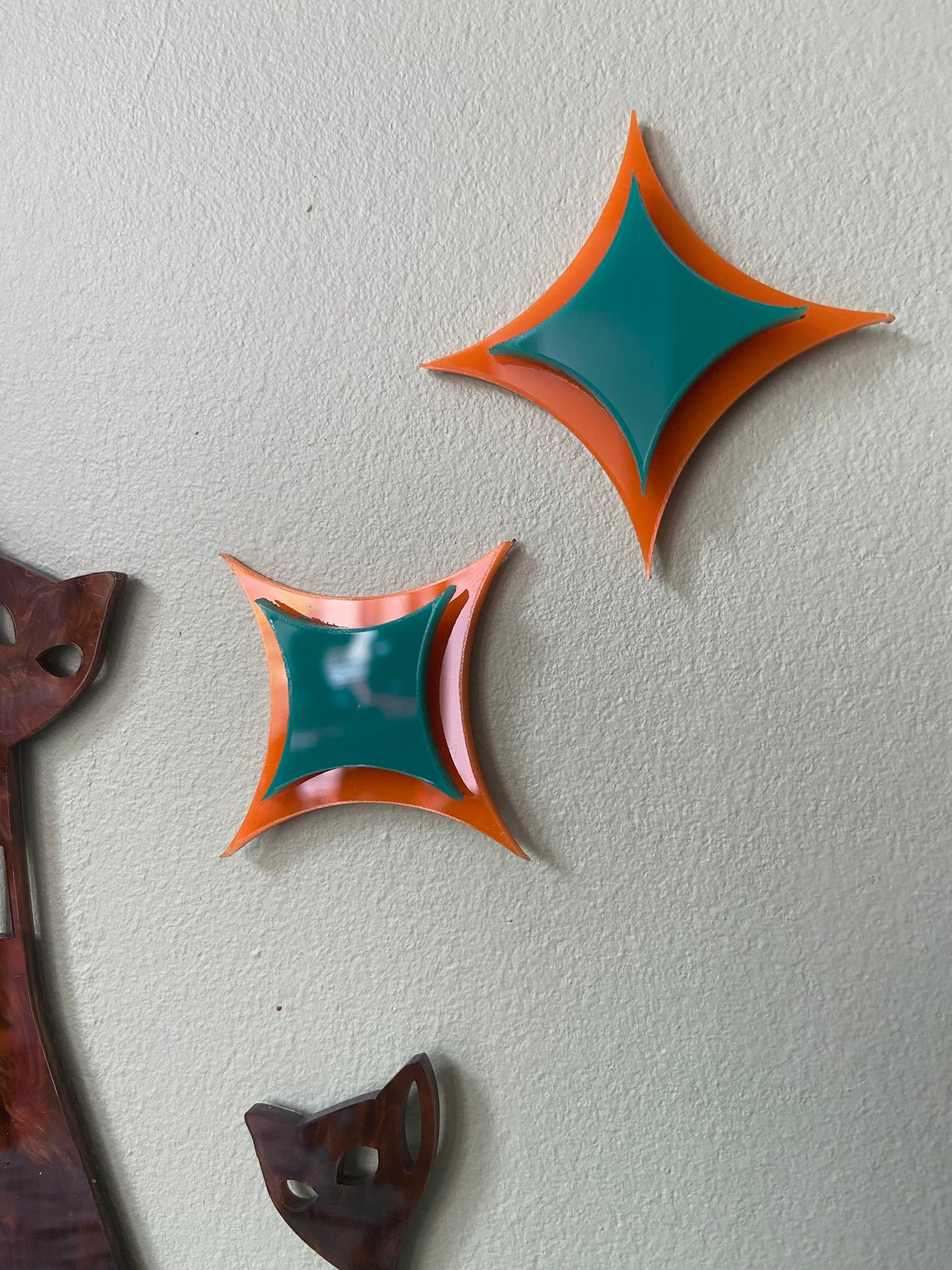 Retro Coast Midcentury Sexton Cats With Diamond Bursts.