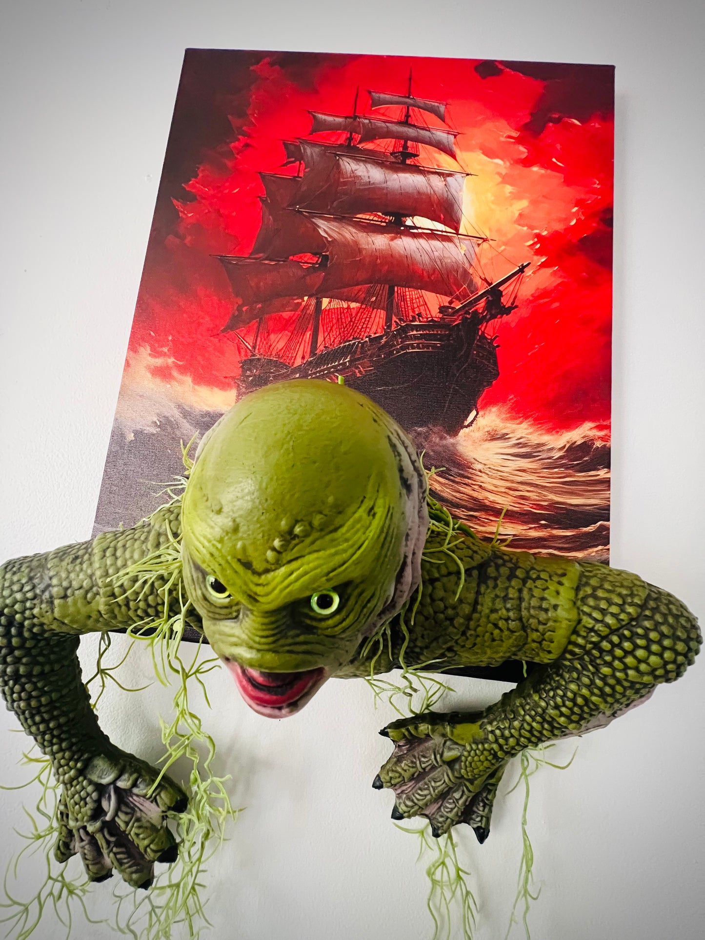 Light Up Creature From The Black Lagoon Wall Hanging. FREE SHIPPING WITHIN AUSTRALIA.