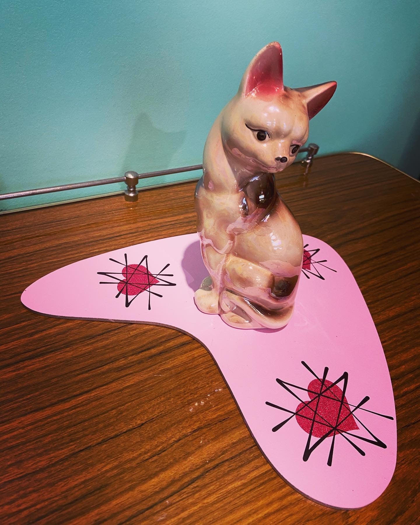 Vintage Cat With Atomic Base