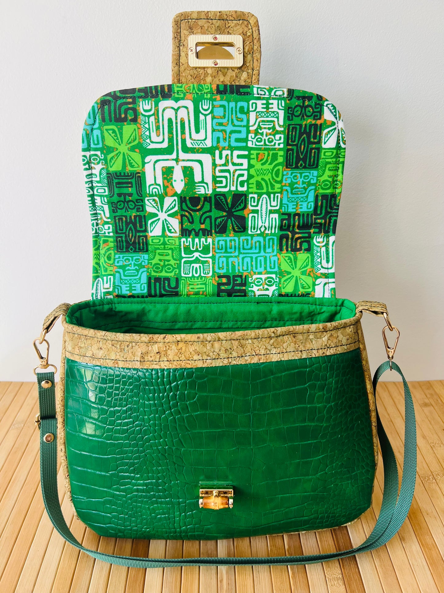 Tiki Pinup Girl Handbag With Shoulder Strap. Meticulously Hand Cut & Sewn On The Sunshine Coast. Free Shipping Within Australia.