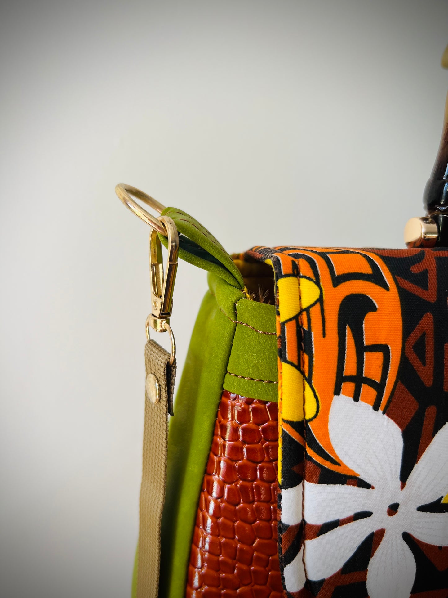 Tiki Pinup Girl Handbag With Shoulder Strap. Meticulously Hand Cut & Sewn On The Sunshine Coast. Free Shipping Within Australia.
