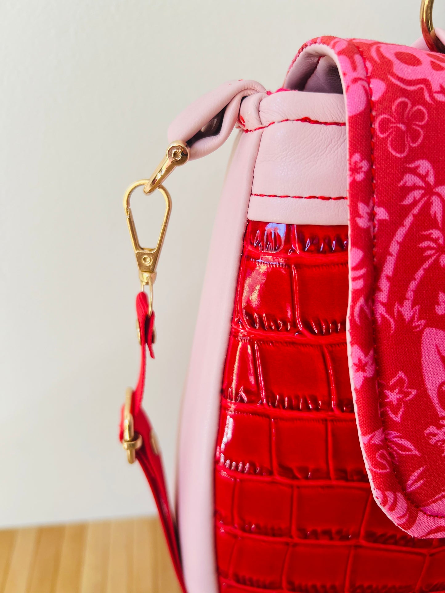 Tiki Pinup Girl Handbag With Shoulder Strap. Meticulously Hand Cut & Sewn On The Sunshine Coast. Free Shipping Within Australia.