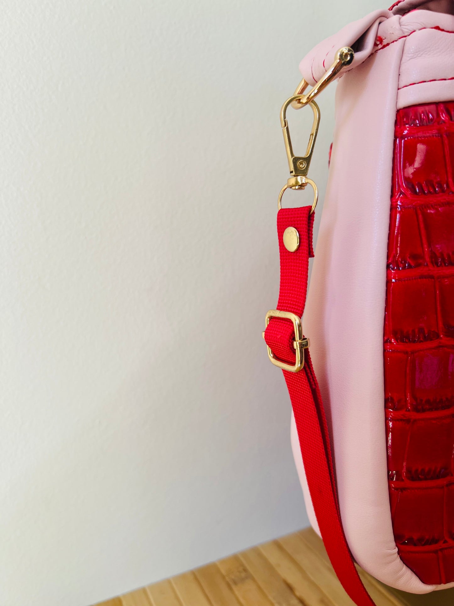 Tiki Pinup Girl Handbag With Shoulder Strap. Meticulously Hand Cut & Sewn On The Sunshine Coast. Free Shipping Within Australia.