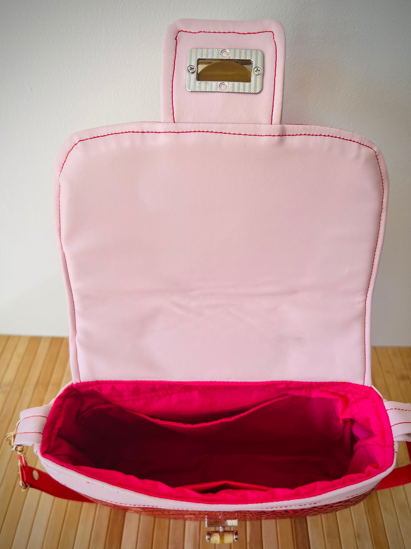 Tiki Pinup Girl Handbag With Shoulder Strap. Meticulously Hand Cut & Sewn On The Sunshine Coast. Free Shipping Within Australia.