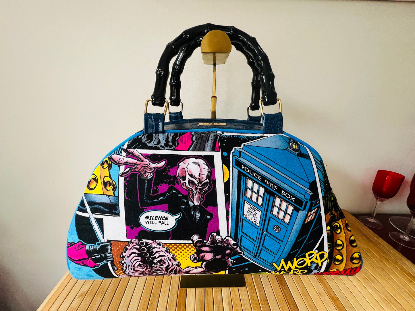 Dr. Who Themed Bowling Ball Style Handbag. Includes Post Within Australia.