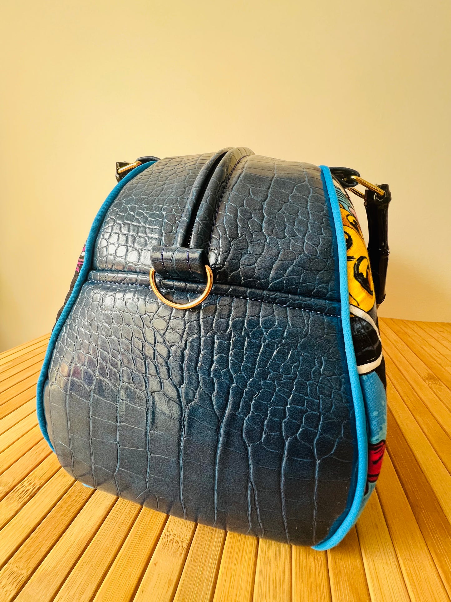 Dr. Who Themed Bowling Ball Style Handbag. Includes Post Within Australia.