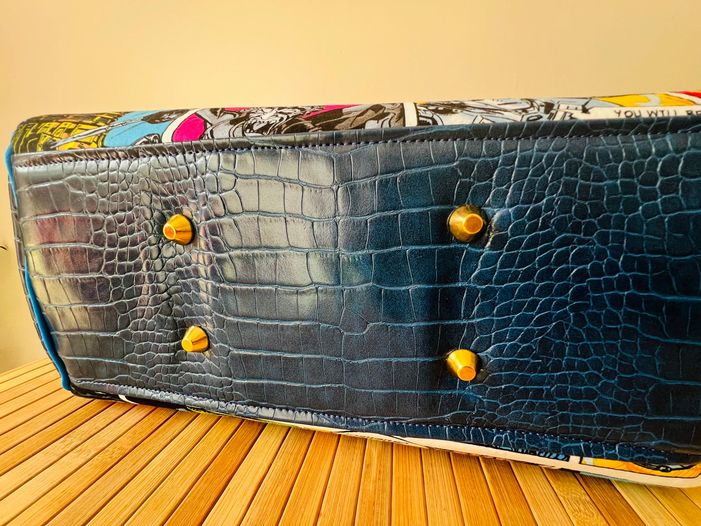 Dr. Who Themed Bowling Ball Style Handbag. Includes Post Within Australia.