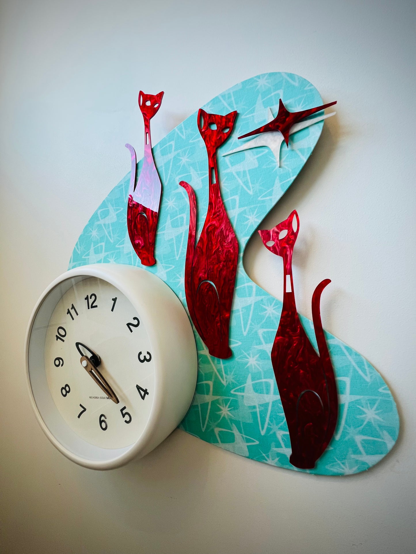 Atomic Age Sexton Cat Clock. Includes Shipping Within Australia.