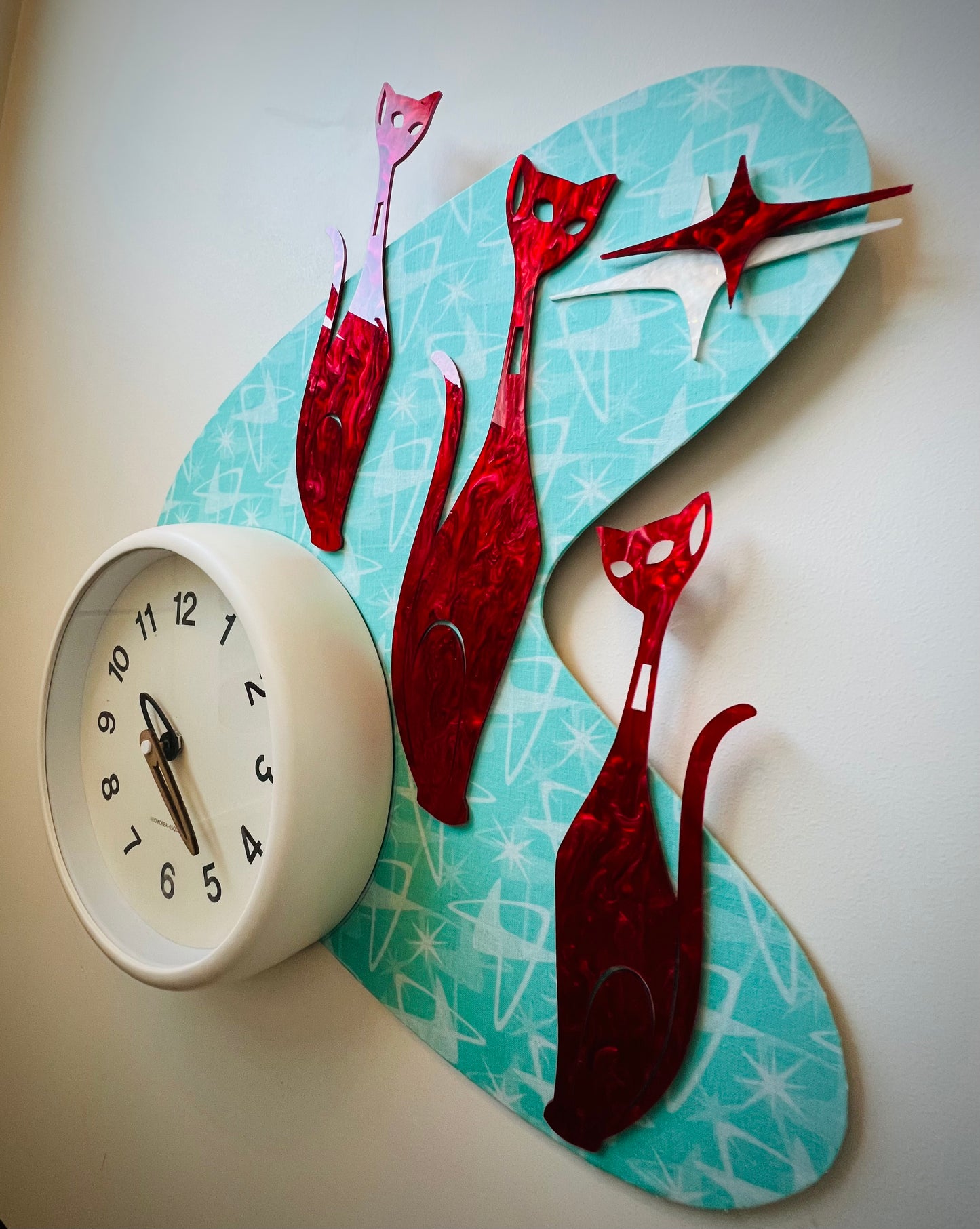 Atomic Age Sexton Cat Clock. Includes Shipping Within Australia.