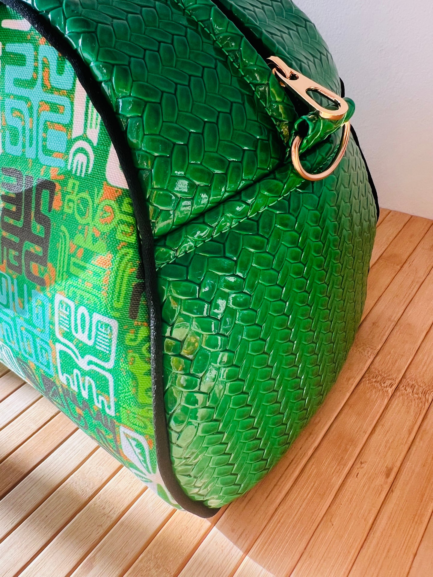 Tiki Pinup Girl Bamboo Bowling Style Handbag. Includes Shipping Within Australia.